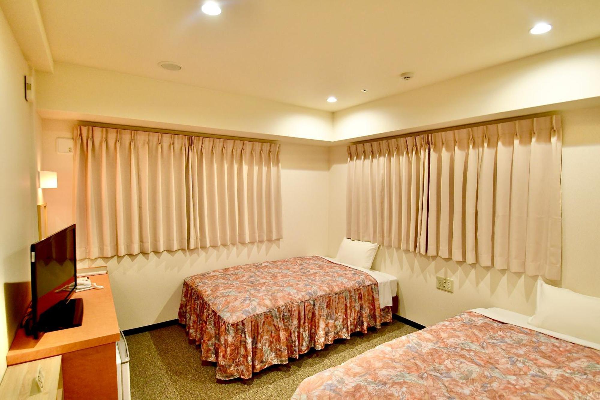 Himeji Ekimae Universal Hotel Minamiguchi ภายนอก รูปภาพ