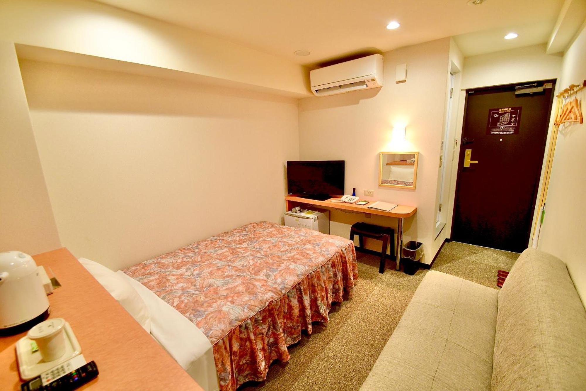 Himeji Ekimae Universal Hotel Minamiguchi ภายนอก รูปภาพ